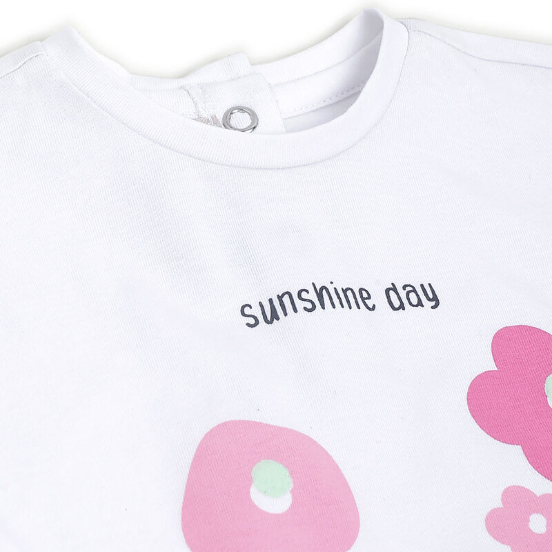 Girls White T-shirt with Short Pants image number 4